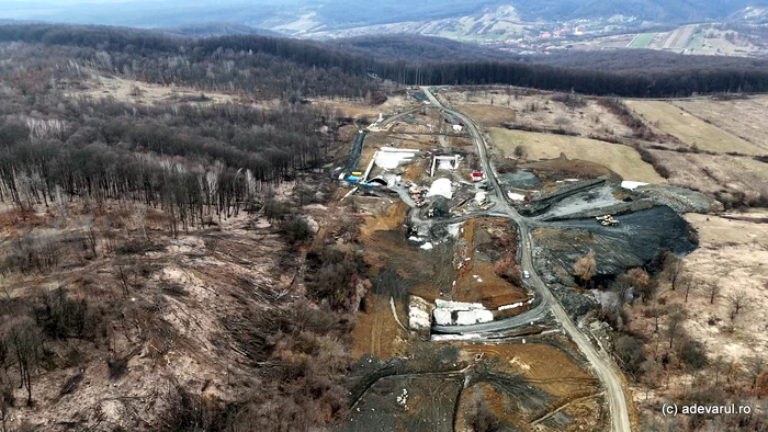 Șantierul Autostrăzii Lugoj - Deva. Foto: Daniel Guță. ADEVĂRUL