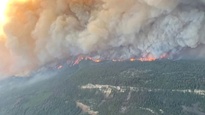 Oraş Canada FOTO Oraş din Canada distrus de incendii / Captura