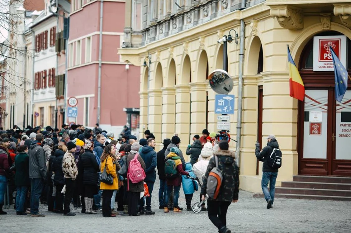 Comunitatea „Vă vedem din Sibiu” anunță că va protesta din nou în Piața Mare FOTO: Arhivă