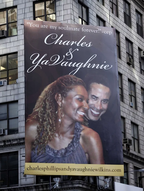 
    YaVaughnie Wilkins şi Charles Philips «se iubesc» pe Wall Street, New York. (Foto: Splash)  