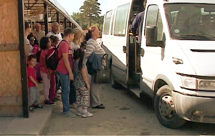Oamenii nu au fost lăsați să se urce în microbuze