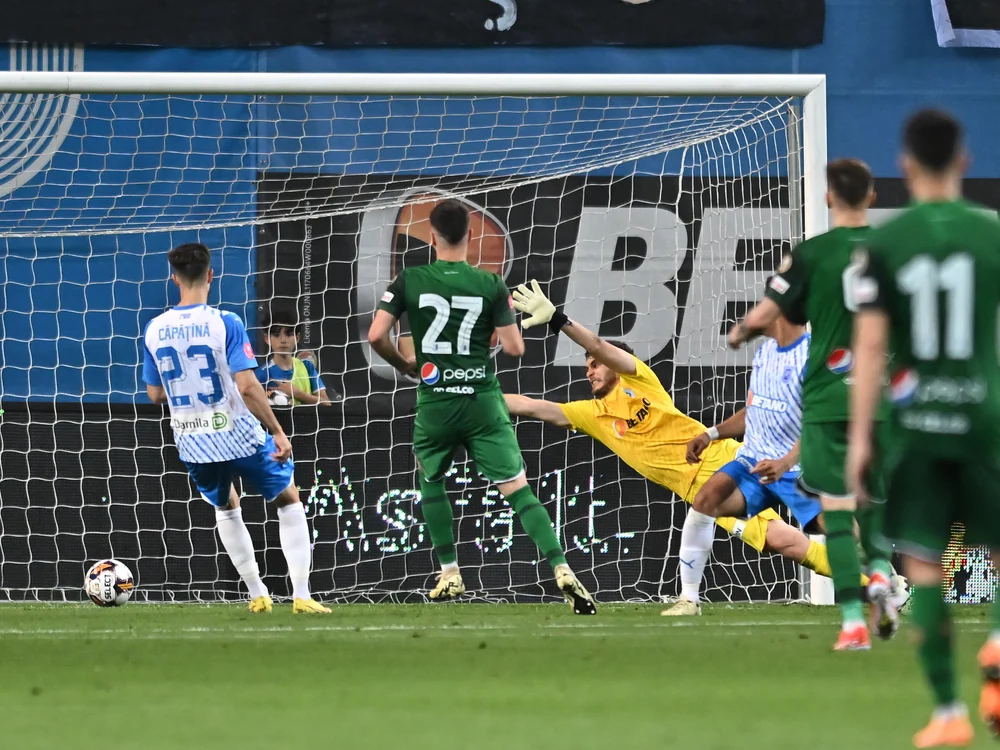 Farul Constanța contribuie la propria înfrângere. Autogol de zile mari și Universitatea Craiova rămâne lider în Superliga