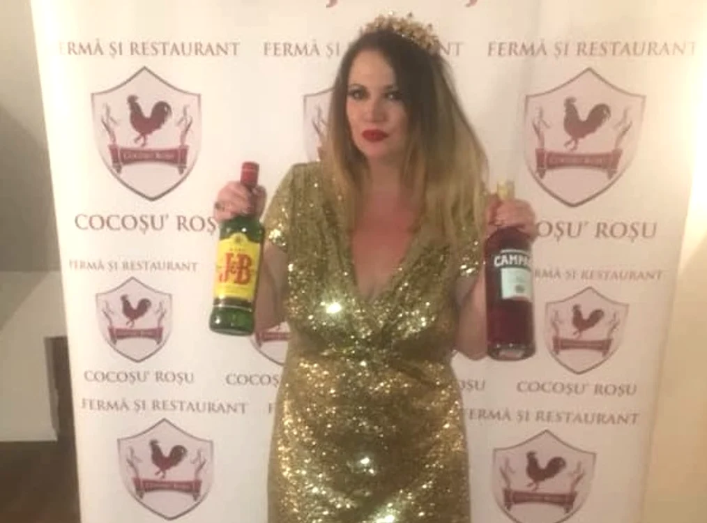 Oana şi Viorel Lis, alături de prieteni
