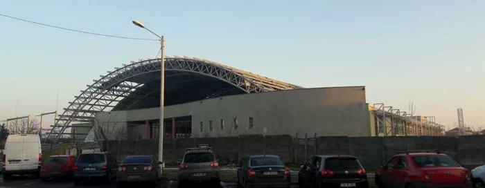 Arena Politehnicii din Timişoara se construieşte de zece ani FOTO Ş.Both