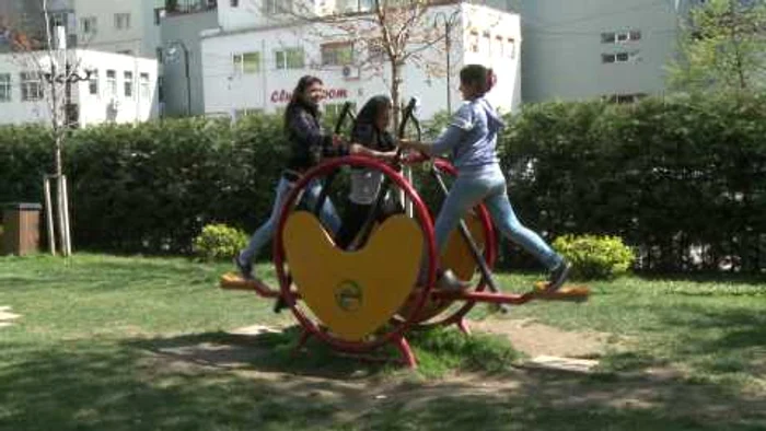 Târgoviştenii au ieşit la mişcare în parcul fitnes