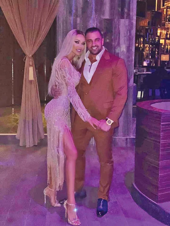 Bianca şi Alex, la petrecere. Ambii au fost îmbrăcaţi la patru ace 
