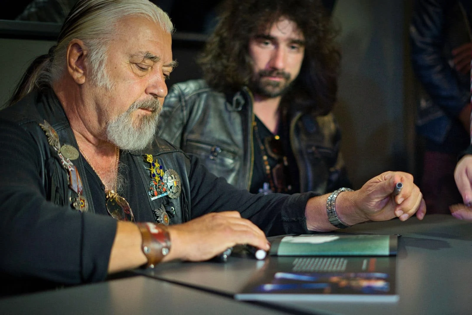 „PHOENIX - Povestea fără cuvinte”, albumul despre legendara trupă rock, semnat de Cristian Radu Nema, nominalizat la Premiile Anului în Cultură