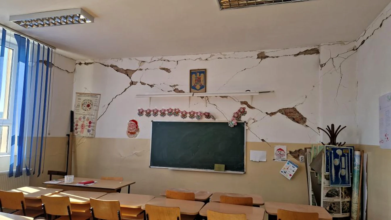 Școala gimnazială din comuna Arcani (Gorj) a fost afectată de cutremur