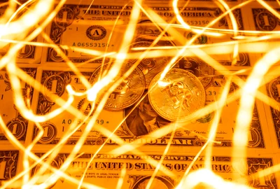 dolari bitcoini criptomonede aur foto shutterstock 2055472475 jpg