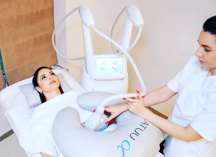 Face criolipoliză pentru topirea „colăceilor” de pe abdomen