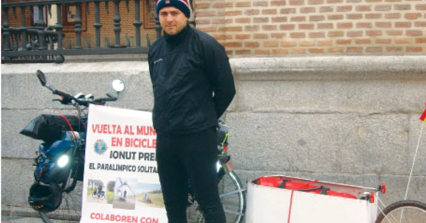 Ionuţ Preda, un sportiv cu handicap locomotoriu, va străbate lumea cu bicicleta sa în următorii zece ani 