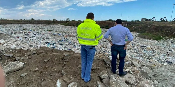 groapa gunoi in Portul Constanta FOTO