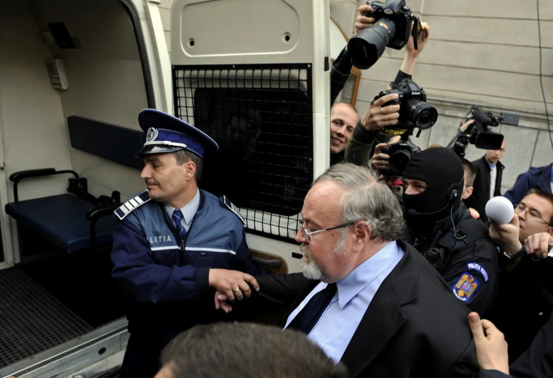 Judecatorul Florin Costiniu a fost condamnat definitiv la patru ani de închisoare cu suspendareFOTO anticoruptie.hotnews