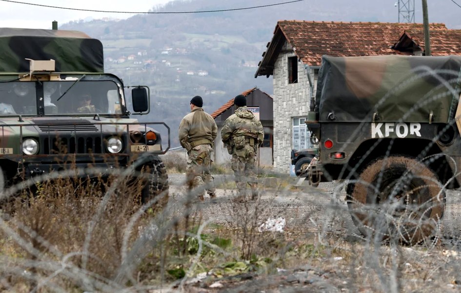 România suplimentează numărul militarilor trimiși în misiune în Kosovo