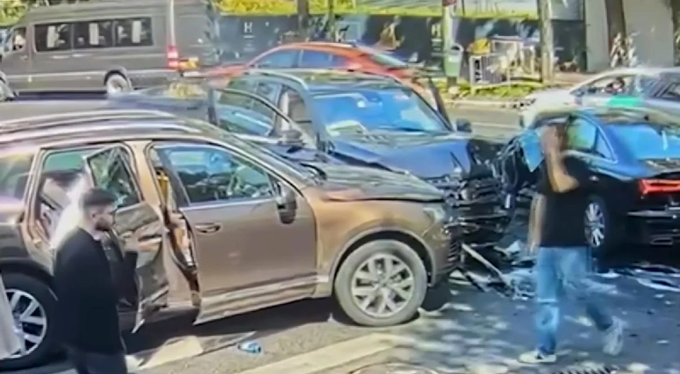  În urma impactului, o femeie e în stare gravă /foto: captura Antena 3 CNN