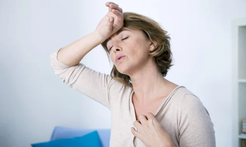 femeie la menopauza png