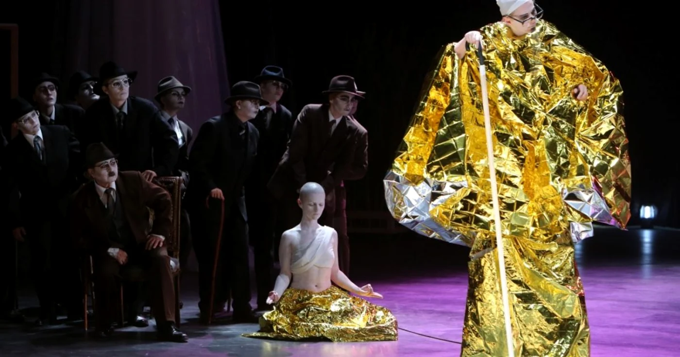 Costumele au fost inspirate de kimonourile japoneze, în spectacolul "Povestea prinţesei deocheate", regizat de Silviu Purcărete la Teatrul Naţional "Radu Stanca" Sibiu FOTOGRAFII: Mihaela Marin