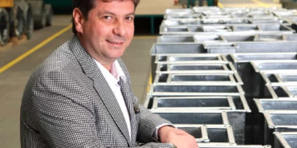 Un antreprenor care caută oportunităţi în afara ţării