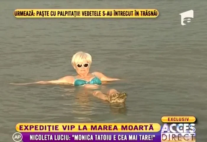 Monica Tatoiu, în costum de baie
