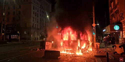 proteste violente in sofia în timpul meciului Ungaria Bulgaria FOTO Captură Video  png