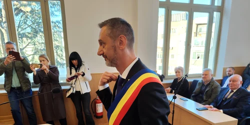investire primar slatina mario de mezzo   foto c f (1) jpeg