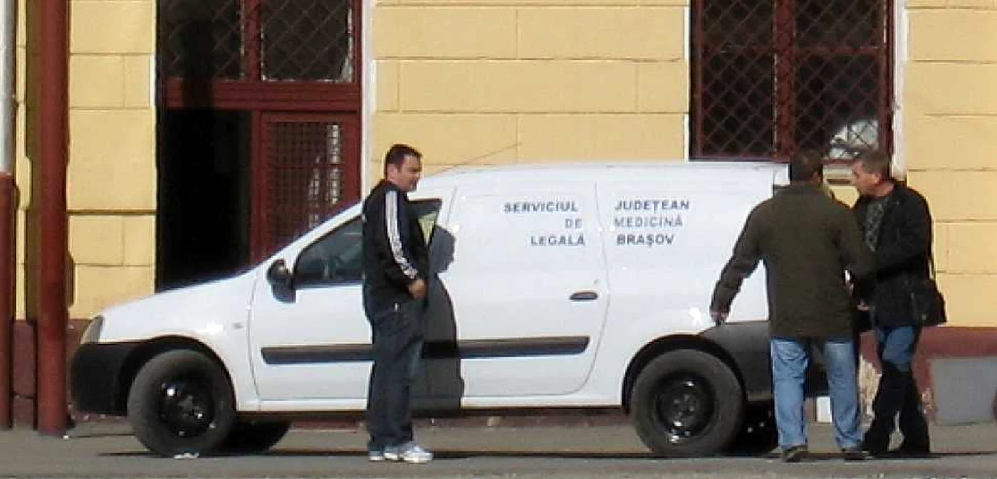 Legiştii aşteaptă rezultatele raportului toxicologic Foto: Ionuţ Dincă