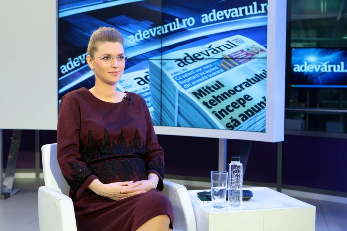 Liderul PNL alina Gorghiu a semnat iniţiativa FOTO Eduard Enea