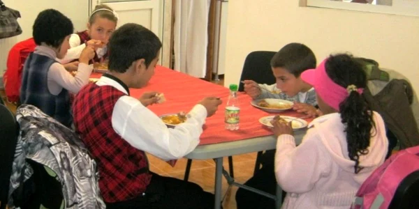 Cantina socială din Cumpăna de la Biserica Sfânta Cuvioasă Parascheva Foto World Vision Romania
