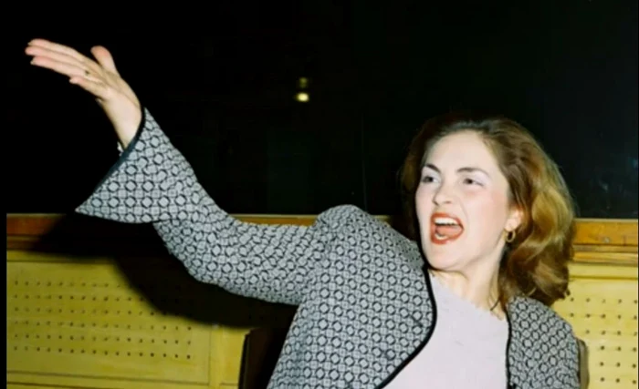 Silvia Lungeanu ar fi furat bani din genţile studenţilor, susţin anchetatorii FOTO Adevărul