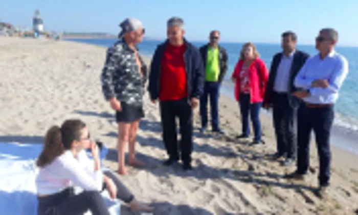 Ministrul Apelor şi Pădurilor Ioan Deneş, pe litoral Sursa apepaduri.gov.ro