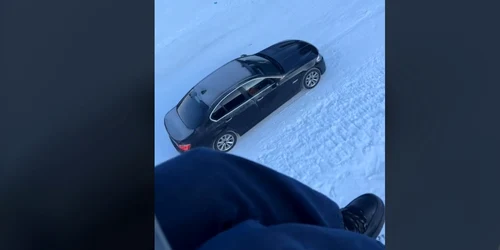 Un șofer a urcat cu un BMW pe pârtie Foto Captură video TikTok jpg
