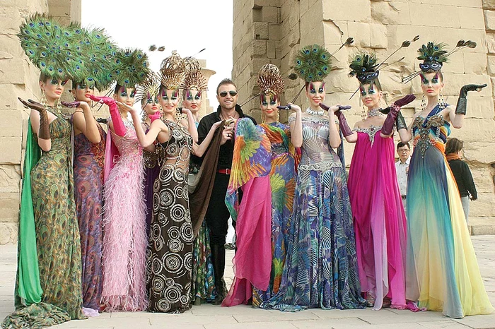 Aprilie 2011. Bote, pe când făcea „Next Top Model” la Antena 1. Aici, chiar de la finala, filmată în Egipt