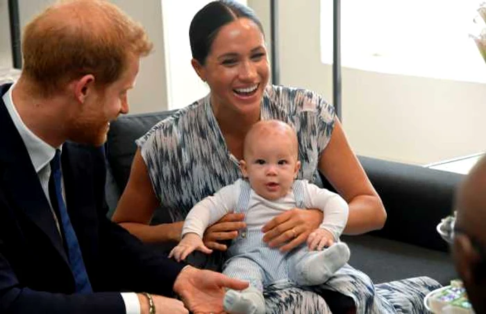 ducii de sussex si fiul lor archie foto guliver/getty images