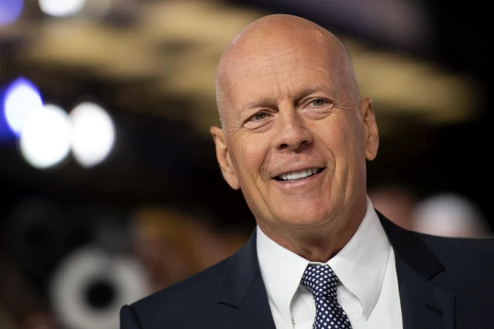 Bruce Willis din nou pe marile ecrane cu ajutorul tehnologiei deepfake.