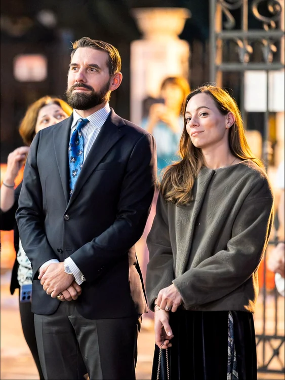 Alina și Nicolae ai României facebook jpg