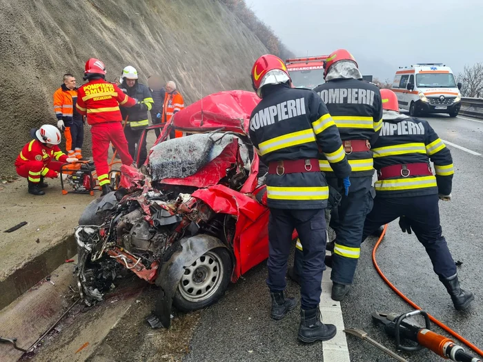 Impactul a fost devastator. FOTO ISU Mehedinți