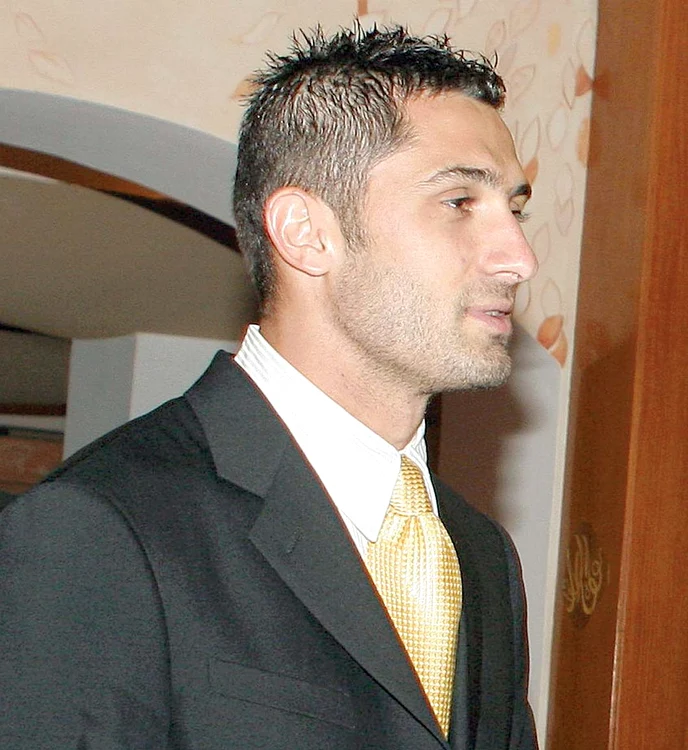 
    Dan Capră   