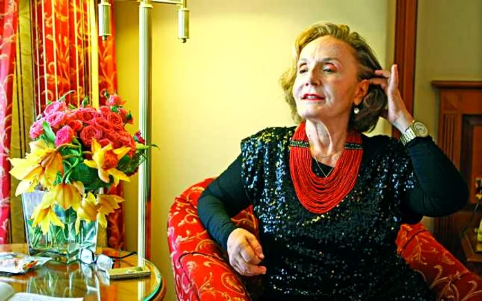 Marina Krilovici, după ce a fost omagiată de Opera Naţională din Bucureşti, în octombrie 2012, la împlinirea a 70 de ani FOTO Eduard Enea