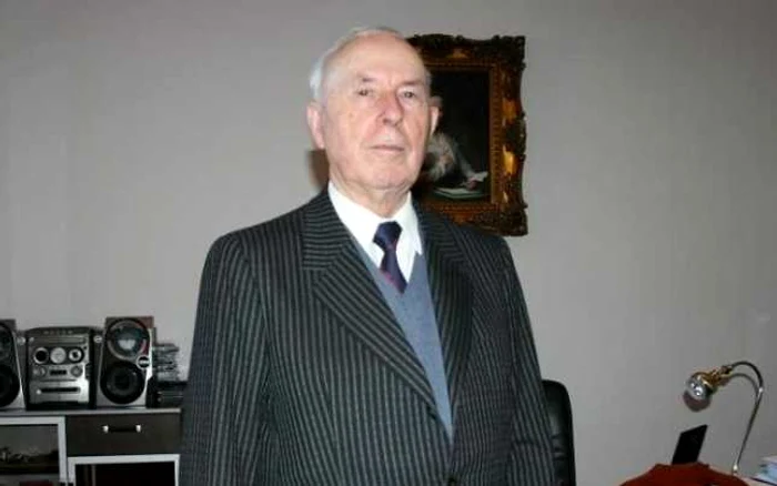 George Homoştean.