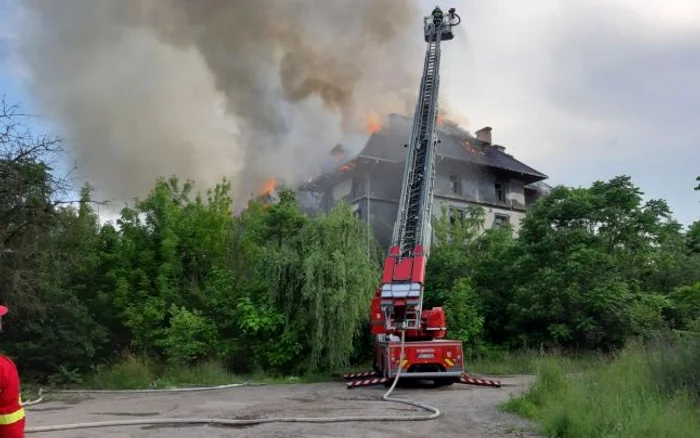 Incendiu puternic in Hunedoara