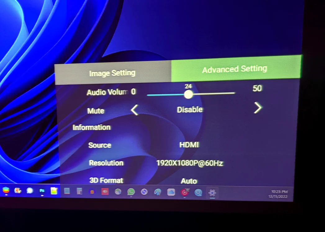 ViewSonic M2e conectat la PC prin HDMI.