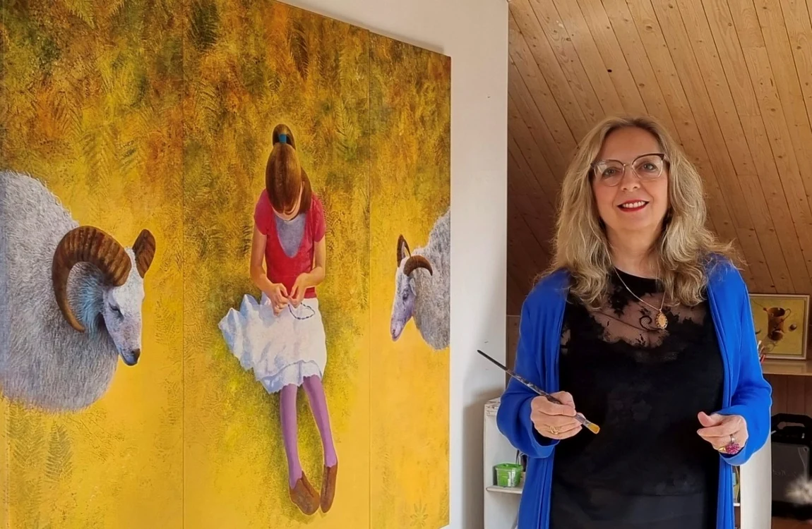 Dorina Mocan, care a studiat la şcoala de artă din oraşul natal Târgu Mureş, s-a mutat în Suedia în 1981