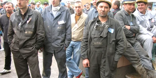 Siderurgiştii aşteaptă cu înfrigurarea rezultatele negocierii