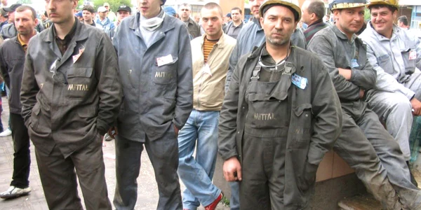Siderurgiştii aşteaptă cu înfrigurarea rezultatele negocierii
