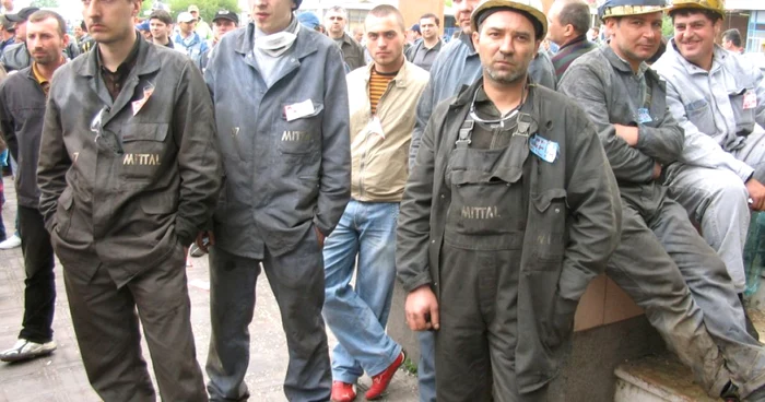 Siderurgiştii aşteaptă cu înfrigurarea rezultatele negocierii