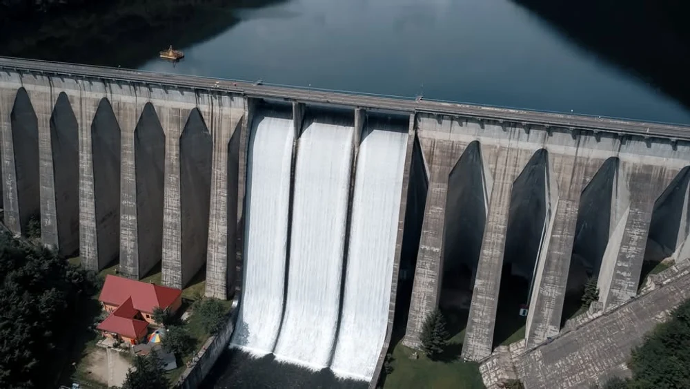 Apele Române asigură că nu există nicio obligaţie europeană privind demolarea vreunui baraj din țară