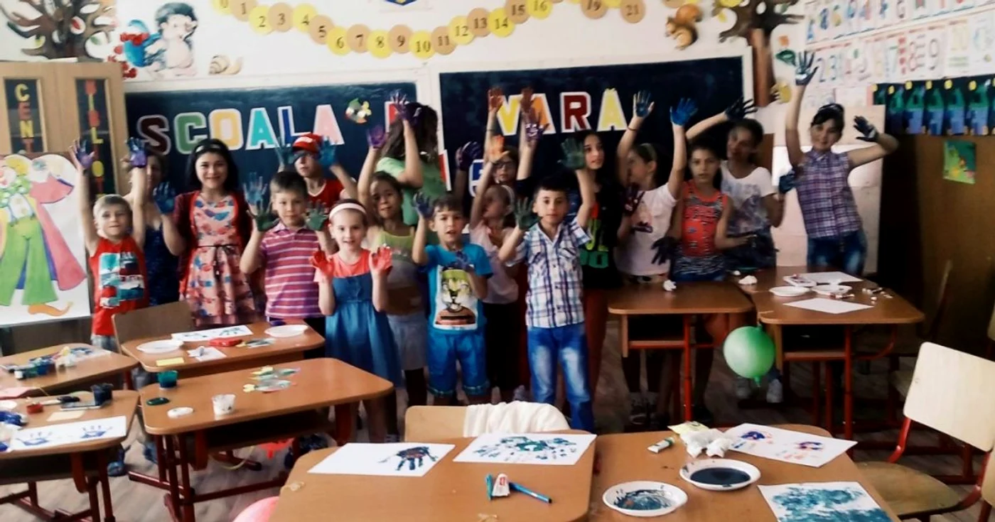 Elevii vin la şcoală şi în vacanţă
