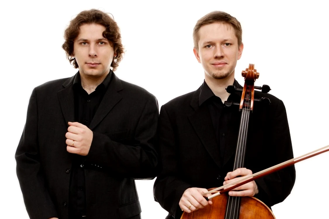 Pianistul Marek Szlezer şi violoncelistul Jan Kalinowski