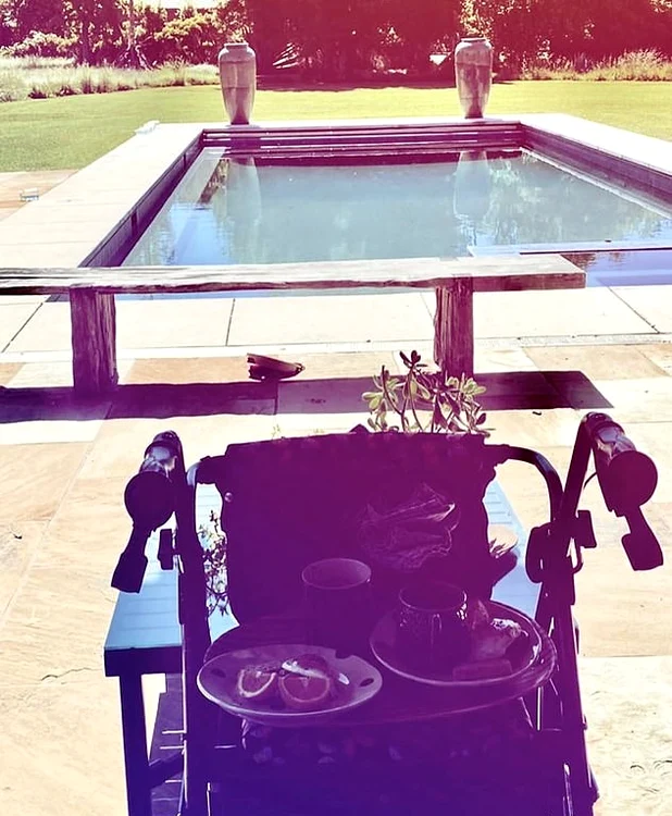 Fotografia cu premergătorul i-a băgat în sperieți pe fanii actriței de 71 de ani