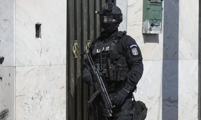 Percheziții de amploare la proxeneți, în patru județe. FOTO Arhivă